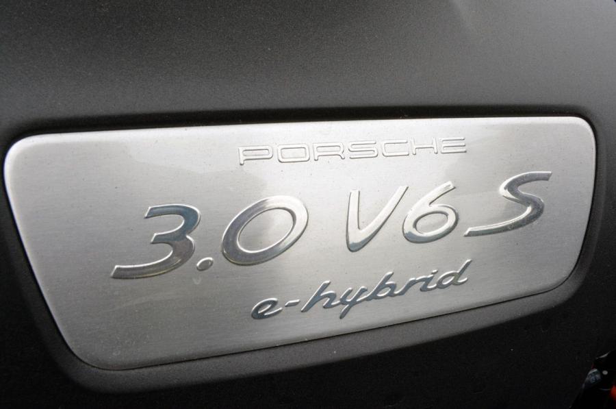  Porsche Panamera S E-Hybrid 2014 года  (фото 25 из 50)